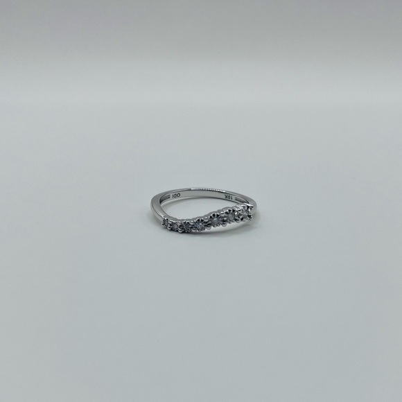 0.20 CT 10k White Gold Natural Diamond Bypass Ring - Picture 5 of 8